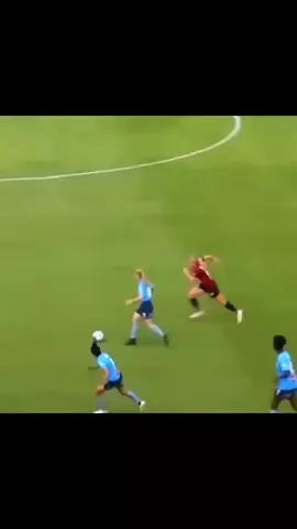 simplesmente o futebol feminino. 😂🤪 #gol #viralllllll #futebol 