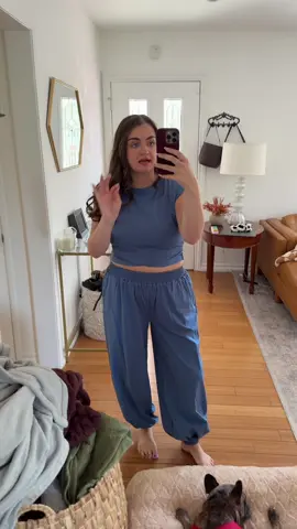 I LOVE SETS!!! #creatorsearchinsights #Size10style #size10 #summeroutfit #casualoutfits #easyoutfits #summeroutfitinspo #outfitideas #OOTD #sweatset 