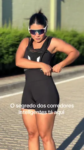 Se você corre ou pedala, isso aqui vai mudar seu rolê. Cabe celular, chave, fone e até garrafinha. Leve de verdade. Prático de verdade. Link nos comentários.  #RunnerPro #coletedecorrida #corridaderua #vidadeciclista #equipamentodecorrida #runbrasil #ciclismobrasil #treinointeligente