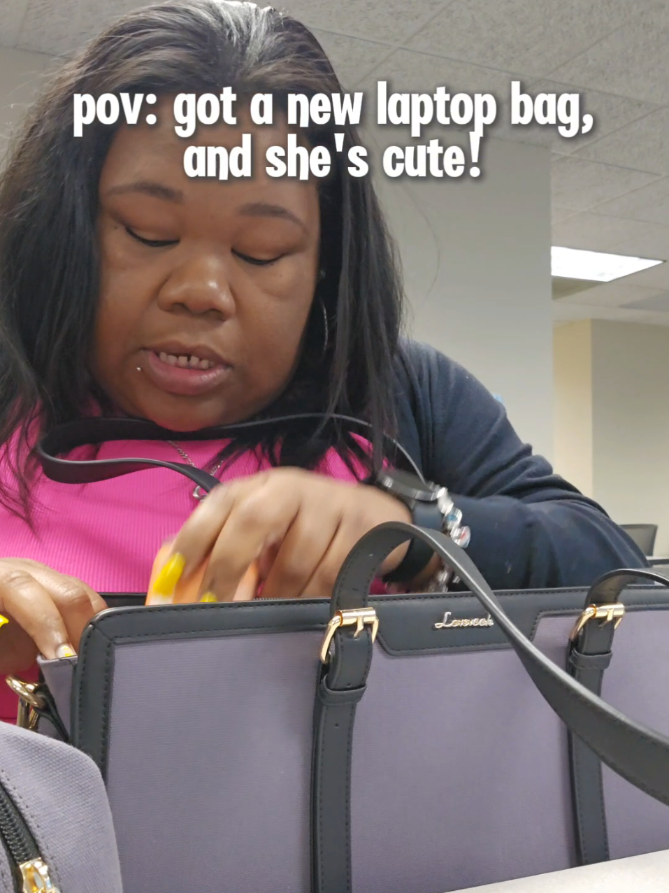 got this laptop bag right here and I'm in love with it they have so many colors but I think this one I love even more #businessbag #laptopbag #corynes #totebag #computerbag #baglady 