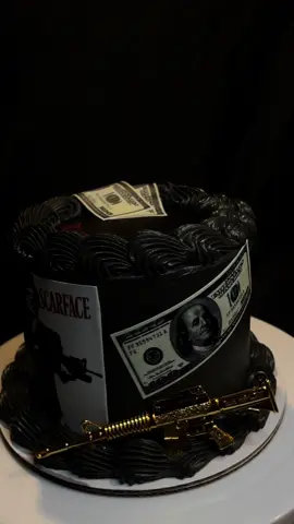 The World Is Yours 💰🖤  • • #scarface #scarfacecake #theworldisyours #money #scarfacethemeparty #htx #houstoncakes #fyp #smallbusinessowner 