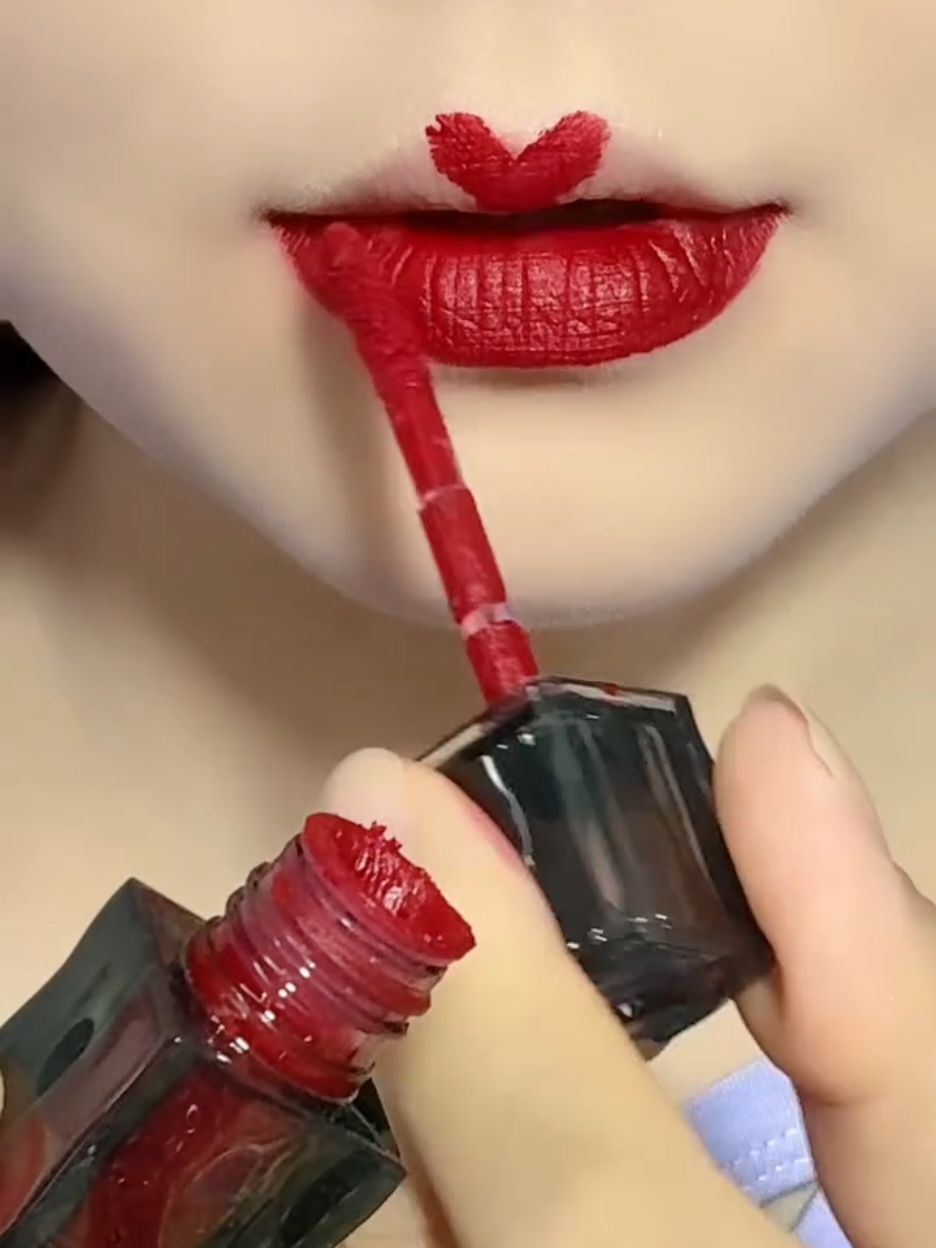 Lipstick Tutorial, Beauty Tips #lipsticktutorial #foryoupageofficiall 