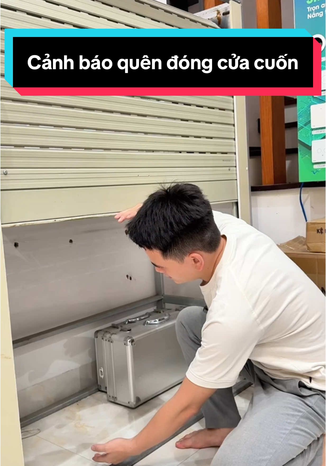 Cảnh báo quên đóng cửa cuốn hàng ngày #smarthome #vietmech #hunonic #congtacthongminh #NhaThongMinh 