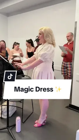 Replying to @thunderpeach7 we love an illusion ✨ #magic #dresstoimpress #fyp #theatre #glinda #popular 