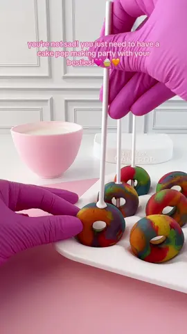 who’s coming over?😋🩷  rainbow pops are by @Unforgedible Art®  #mylittlecakepop #mylittlecakepopmolds #cakepops #cakepop #cakepopmolds #baking #cakepopsupplies #sweettreats #Pride2025 #bakingtools #girlsnight #whattodowithyourfriends #summeractivities 