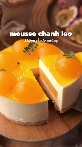 Phần mousse chanh leo: -2 quả chanh leo -40g đường -50g sữa chua có đường -5g gelatin + 30g nước lạnh -200g whipping cream Phần thạch chanh leo  -4 quả chanh leo -80g đường -8g gelatin + 48g nước lạnh -200g nước Phần bánh quy: -50g bánh quy giã vụn -30g bơ nhạt, đun chảy #namcoich #ancungTikTok #LearnOnTikTok 