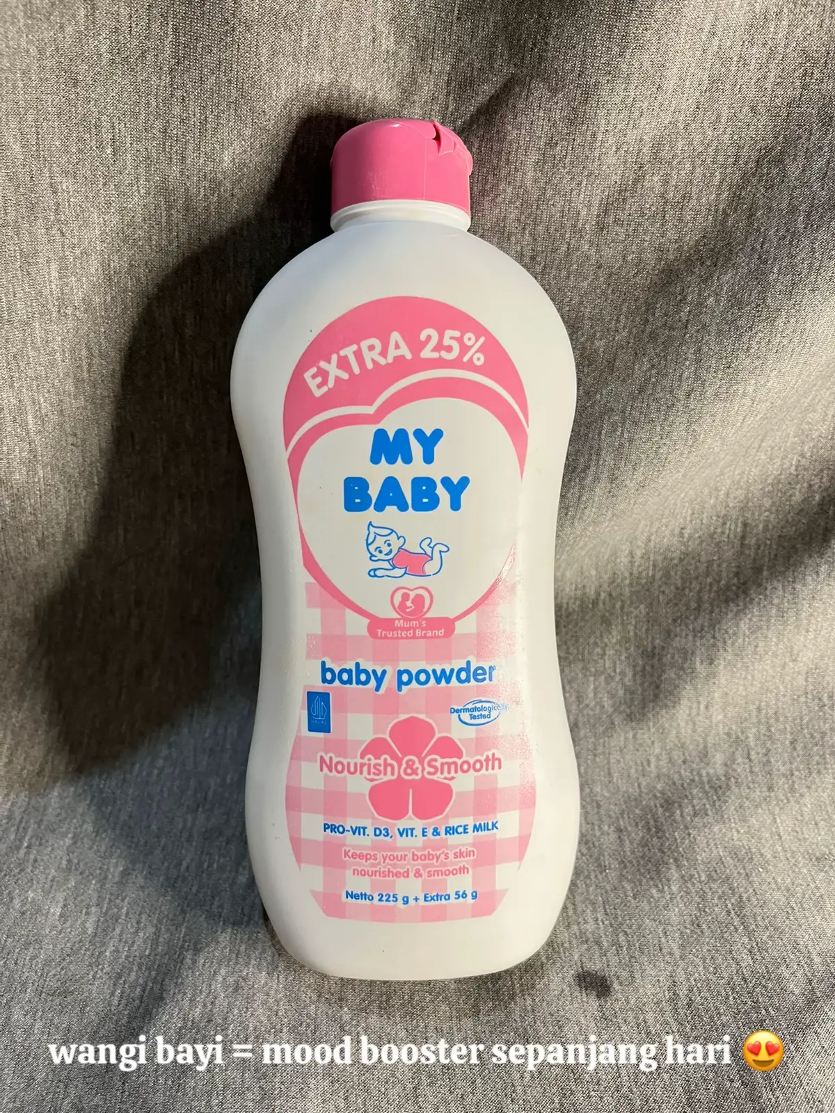 Bedak bayi favorit sejuta umat! 🌸 Lembut di kulit, wangi tahan lama, dan bikin si kecil makin gemesin 🍼💕 Udah coba yang varian pink ini? Bikin jatuh cinta dari pertama kali cium aromanya 😍  #mybabypowder #bayiwangi #bedakbayi #momtips #ibucerdas #mybaby 