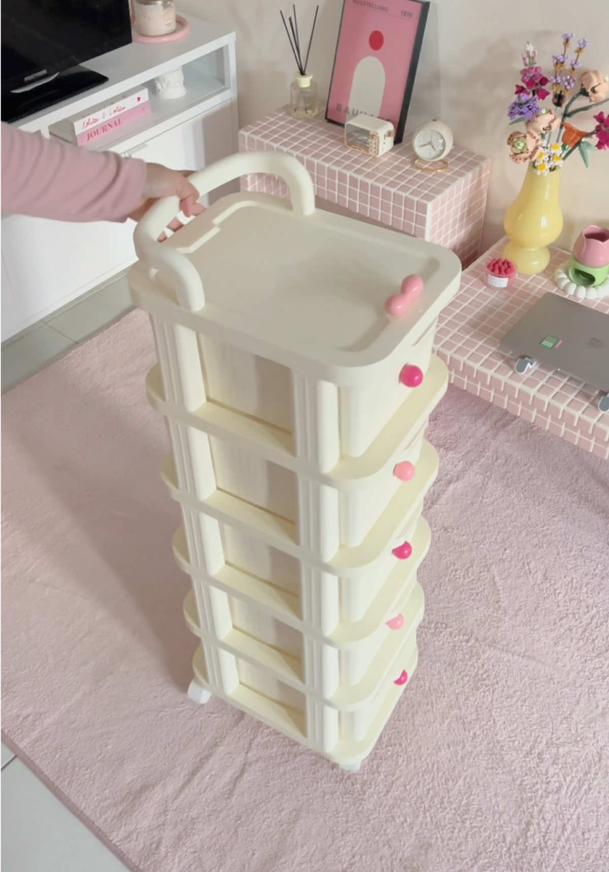 plisss ini lucu bgttt, makin sini perabotan makin banyak yg lucu lucuu🥹💗🫶🏻 #rakstorage #rakserbaguna #raklemarimurah #raksusun #roomdecor #roominspo #roomdesign #dekorasikamar #dekorasirumah #roomdecoraesthetic #roomdecorhaul #inspirasikamar #inspirasirumah  