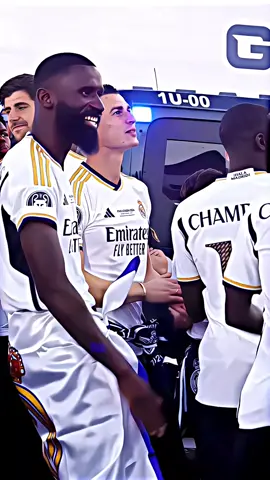 Madrid Day🤍✨#realmadrid🤍👑🦁 #losbalancos⚪👑 #morethanclub🥺💌🖇️ #capcut_edit 