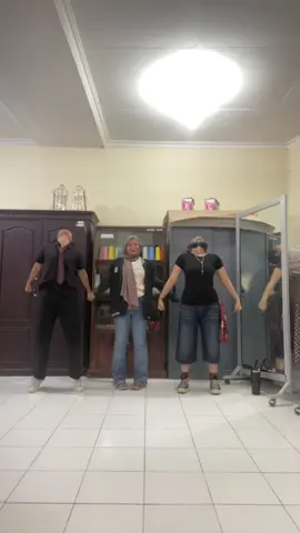 maaf ya kl malem kt ngilang, soalnya lagi berburu warga
