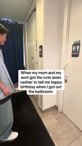 HE WAS FINE PAPA BRO 💔💔 this was actually today 👅 #fy #fyp #viral #idk #laeovy #laeovy #xyzbca #finepapa #fineshyt #newyorkcity #nyc #cashier #embarrassing #funny 