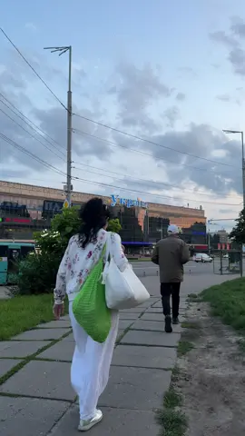 Ukraine 🇺🇦Life in Kiev. June 18, 2025. The Streets of Kiev, Ukraine. Streets Scenes. Friends, welcome to my YOUTUBE channel - UKRAINE 🇺🇦 LIFE IN KIEV https://www.youtube.com/@UkrainelifeinKiev I will be grateful for your subscription to my channel and welcome every like and all comments.  I will be pleased with financial support, even the most symbolic. Mastercard (Monobank) - 5375 4112 0332 8328  https://send.monobank.ua/jar/3eyurKEqnc  Instagram - inessa_vf   E-mail - inessa.fonarenko@gmail.com Friends, welcome to my telegram channel - InessaFonarenko - t.me/UkraineLifeInKyiv #ukraine #kyiv #kiev