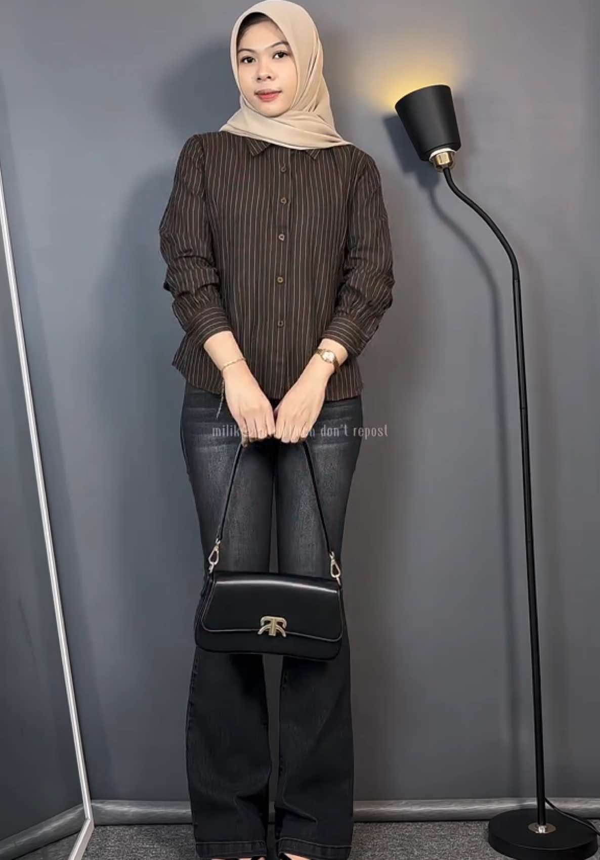cakep kemeja nya #atasanwanita #kemeja #kemejawispie #outfitideas #fyp 