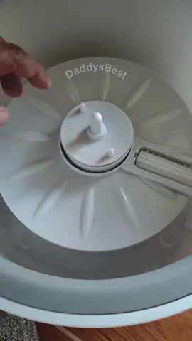 Mop with clean and dirty water separator  #SpinMop #CleanTok #MoppingFloors #CleaningHacks #HassleFreeCleaning #EasyCleaning #TikTokFinds #CleaningTools #HomeEssentials #linistips 