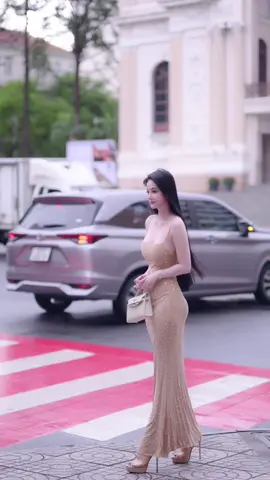 Trời nắng có hình đẹp thì thắng đời 1-0 Chứ còn mưa 1 cái là thấy ko con nào khổ = con này😂