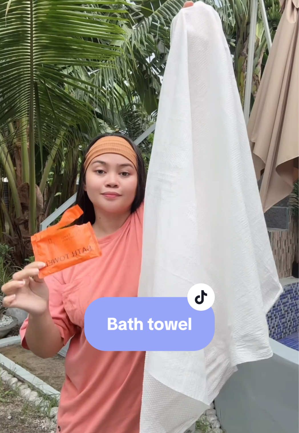 Di na kami nagdadala ng malalaking towel sa mga ligo outing namin. #sulitfinds #bathtoweldisposable