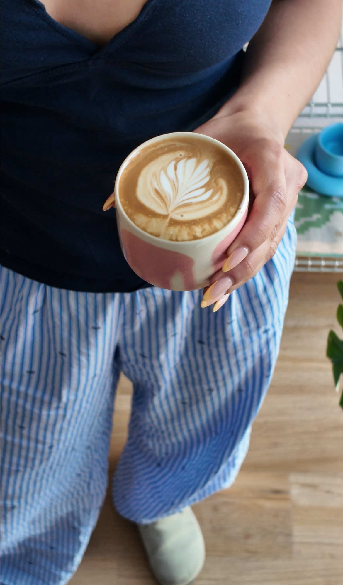 and a croissant! 🥐  #latteart #coffee #barista #morningroutine #cappuccino #flatwhite #homebarista 
