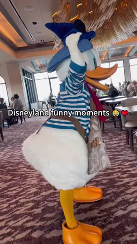 Disneyland funny moments 😂❤️#disneyland #disney #funny #funnyvideos😂 #funnyvideo #funnymoments #fyp #foryou #lol 