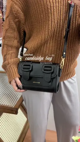 Replying to @titoesjey black is always a classy color for me too! 🥺🖤✨ #bostanten #bag #slingbag #cutebag #crossbodybag #trendybag #womensbag #OOTD #fyp