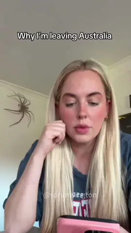 Living in Australia like #australia #spider #animation #funnyvideos #funny #scared #fyp #pet 