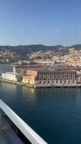 Saída de um dos portos mais bonitos do Mediterrâneo, Gênova!#msc #msccruises #mscworldeuropa #cruise #cruising #cruzeiro #msccruzeiros #mar #travel #viajem #altomar #ferias #mediterraneo #sea #brasileirospelomundo #fyp #Europa