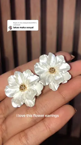 Replying to @ms.independent492 my new favorite earrings!! sobrang ganda!! #flowerearrings #earrings #earringsforwomen 