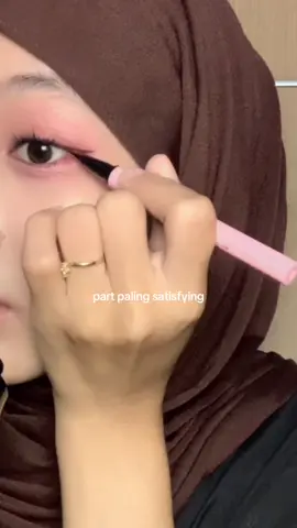 Tapi kalo gagal bikin badmood🫥 #fyp #foryoupage #fypage #makeuptutorial #makeuphacks #pinkflash #eyelinertutorial #eyelinerhack 