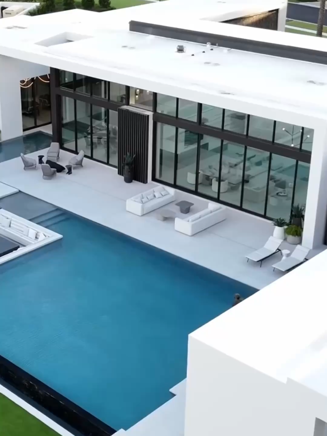 $1,000,000 + a Luxury car for 100 days in This Florida mansion #challenge #dollar #usdollar #us #fyp