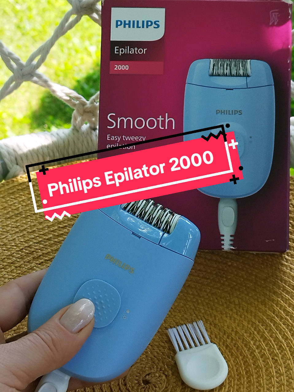 Mam nową pomocniczkę do zadań specjalnych! 😍 Wpadł w moje ręce Philips Epilator z seri 2000 BRE 228/00 i powiem tak: mały, poręczny, a daje radę jak duży 💪✨ Zawsze bałam się depilatora. Naczytałam się, że to bolesne, więc długo się wzbraniałam… a tu miłe zaskoczenie! 😲 Urządzenie pracuje delikatnie, a skóra jest gładziutka bez większego dyskomfortu. Radzi sobie świetnie i z łydkami, i z pachami – łydki idą naprawdę szybko, a pachy też dają się ogarnąć bez dramatu. No i najważniejsze: efekt! Skóra gładka na wiele dni, bez podrażnień. Testuję go od kilku dni i jestem naprawdę zadowolona. Szybko, dokładnie i bez kombinowania. A do tego spokojnie można go zabrać w podróż, bo zajmuje tyle miejsca co nic. Jeśli tak jak ja bałaś się bólu – daj mu szansę. Może też się zdziwisz! 💜 #testowaniephilips #testujproduktypl  #PhilipsEpilator2000 #testujęzprzyjemnością #gładkaskóra #niestrasznydepilator 