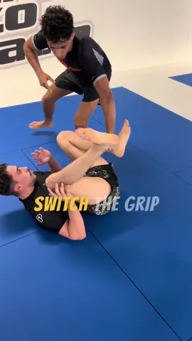 ⚡️Why pass guard if you could take the back⁉️ this one works so good, try it out and let me know how it went.🔥 ~ 𝗙𝗢𝗟𝗟𝗢𝗪 @santobjj to not 𝗠𝗜𝗦𝗦 𝗢𝗨𝗧 on 𝗗𝗔𝗜𝗟𝗬 𝗕𝗝𝗝 𝗖𝗢𝗡𝗧𝗘𝗡𝗧!🥋 #bjj #grappling #nogi #mma #martialarts #UFC #bjjlifestyle #motivation #jiujitsu #judo #fighter 