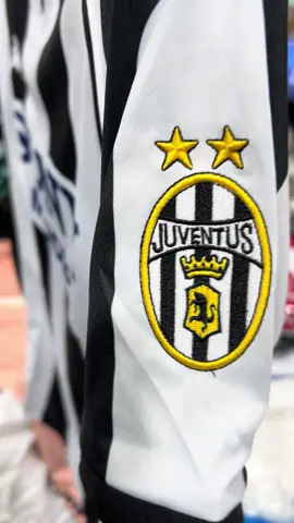 Juventus vintage 1997-98 kit available in all sizes #jersey #juventus #viral #kitspotug #tiktokshop #vintage #fyp #OOTD