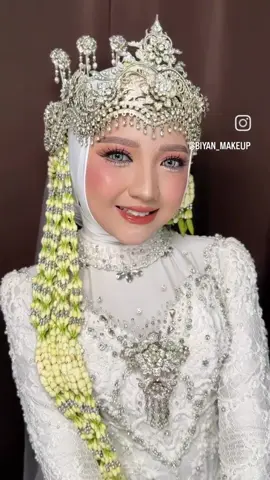 Impian aku terwujud masyaallahh,, di makeupin sama kak @Biyan Makeup . 🥹🥰💖👰‍♀️ #bride #mua #cianjur #sigersunda #nikahmuda 