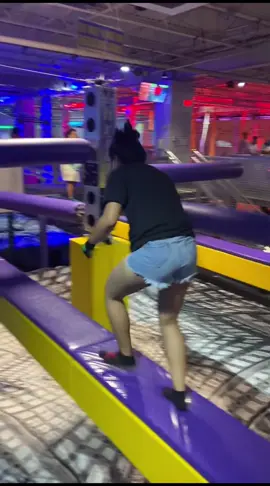 Epic fall 😂 Caida epica #funfun #epicfall #funnytiktok #TikTokFails #failvideos #funnytiktokvideos #tiktokfun #laughoutloud #tiktokfunny #foryоu #funnyfriends #tiktokhumor #dumbdumb #falling #fail #lustig #risa #falldown #batacazo #epicfail #humor #risas #funnyfunfun