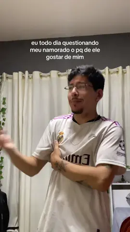 eu não dou uma paz pra ele