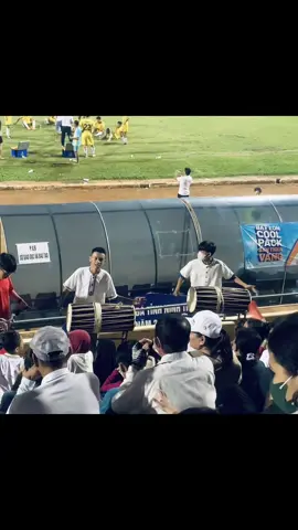 Nhạc cụ dân tộc Chăm âm vang trên sân vận động tỉnh Ninh Thuận . Cổ động viên Palei Ram quá nồng nhiệt . #hamutanran 