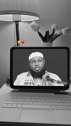repost ii dheh 🥺❤️ #wacdi_iyo_waano #foryoupage #viewsproblem💔😔 #1millionviews #muslimtiktok #fyp #viral #fyyyyyyyyyyyyyyyy #fyppppppppppppppppppppppp 