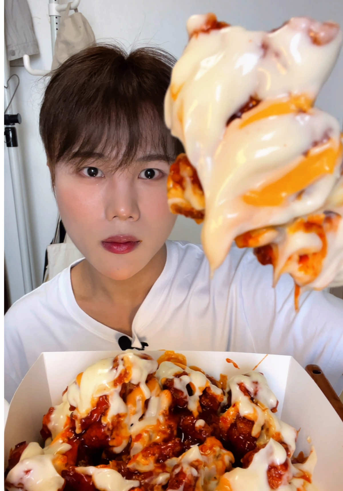 역대급 소스가득한 핫치즈빅싸이순살 먹방! 치밥으로 먹기 딱 좋아요! #먹방 #mukbang #mukbangasmr #mukbangfood #tiktokviral #chicken #spicychicken #eatingsounds #asmrtiktoks #koreanchicken #mukbangeatingshow 