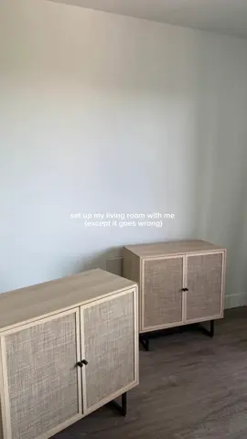 The way I went into the first arrangement so confidently 🙃 this took me three hours and one breakdown later  • • #homedecor #townhomeliving #homedesign  #neutralhome #neutralhomedecor #neutralhomes #minimalhouse #minimalhome #ltkhome #amazonhome #livingroominspo #livingroominspiration town house decor, neutral home aesthetic, minimal decor, living room inspo