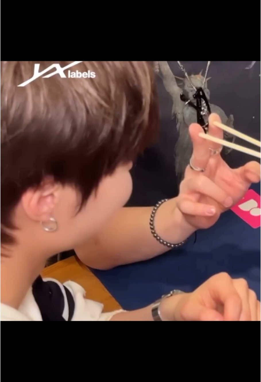 THE SECOND CLIP HAS ME. thats the cutest thinf ive ever seen nah… i need his cute, chubby, red cheeks on my plate NOWW @&TEAM | #ej #euijoo #byuneuijoo #ウィジュ #andteam_ej #andteamej #andteam #fyp #foryou 