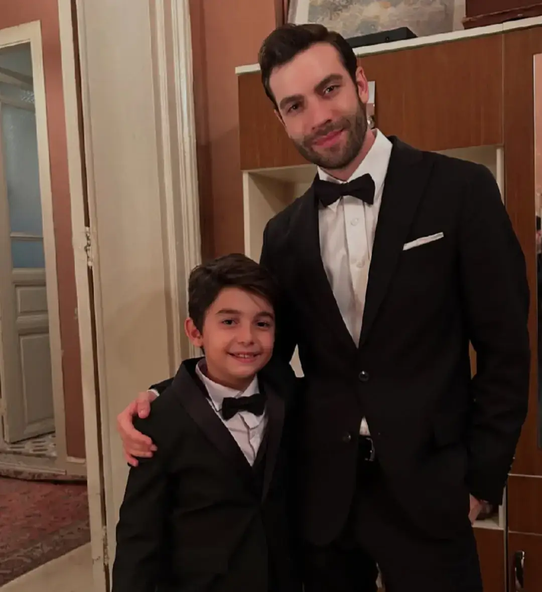 #eneskoçak #Kaanmiraçsezen #onurberkaslanoğlu #Yarenyapıcı ##Alionerofficial #cevat #Duygukaraca #minaderman #doğabayram #umutkaplıca #züleyhayıldız #CapCut #azdev❤️‍🔥 #capcut #hazalsubaşı #süreyyakilimci #burakberkayakgül #Muratbaykan #sahipsizler_dizisi #keşfetbeniöneçıkar @umut_kaplica @Züleyha Yıldız 