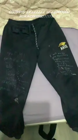 Tyyy akis students for signing my shirt and pants!!!!!