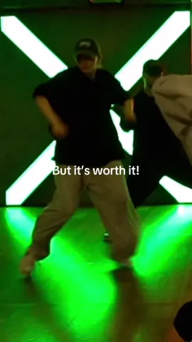 Ngl, starting dance in your 20s (or later) isn’t easy. You’ll feel behind. You’ll struggle. You’ll question yourself, your decision, and probably even your sanity 😅 There will be days you wanna quit. But if you keep showing up, it will change you. Dancing teaches you more than steps. It teaches you discipline, body awareness, patience. It teaches you how to deal with failure, frustration, and fear. It humbles you and empowers you at the same time. You learn to take up space. To express. To connect. I’ve only been dancing for 2 years, but these 2 years taught me more than the 10 before. And I wouldn’t trade that journey for anything. So if you’re thinking of starting: Yes, it’s scary. But yes, it’s so worth it. #itsnevertoolate #dancerjourney #startnow #dance #justkeepwatching  #passion #dancing #dancejourney #newbeginnings #dreams #dancetok #fyp 