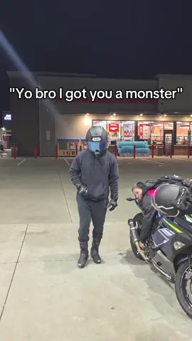 Thats why its called brotherly love @Monster Energy sponsor us❤️ #motorcycle #motorcyclesoftiktok #monsterenergy #whitemonster #trending #motorcycle #🏍️🏍️🏍️ #nightadventures #zx10r #ninja400 #kawasaki #gsxr750 #shoeix15 #alpinestarsr10 #kemimoto #rts #Summer #summernights #exciting #friendship @ghxst.750 