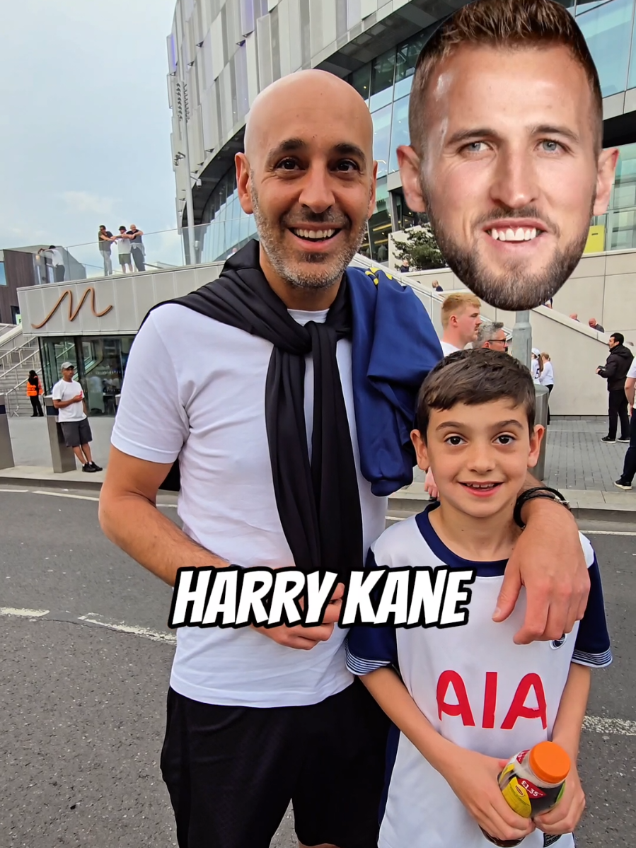 What is Harry Kane doing back at Tottenham!? 😯🏟⚽️ @Coach Cain  #football #footballer #harrykane #tottenham 