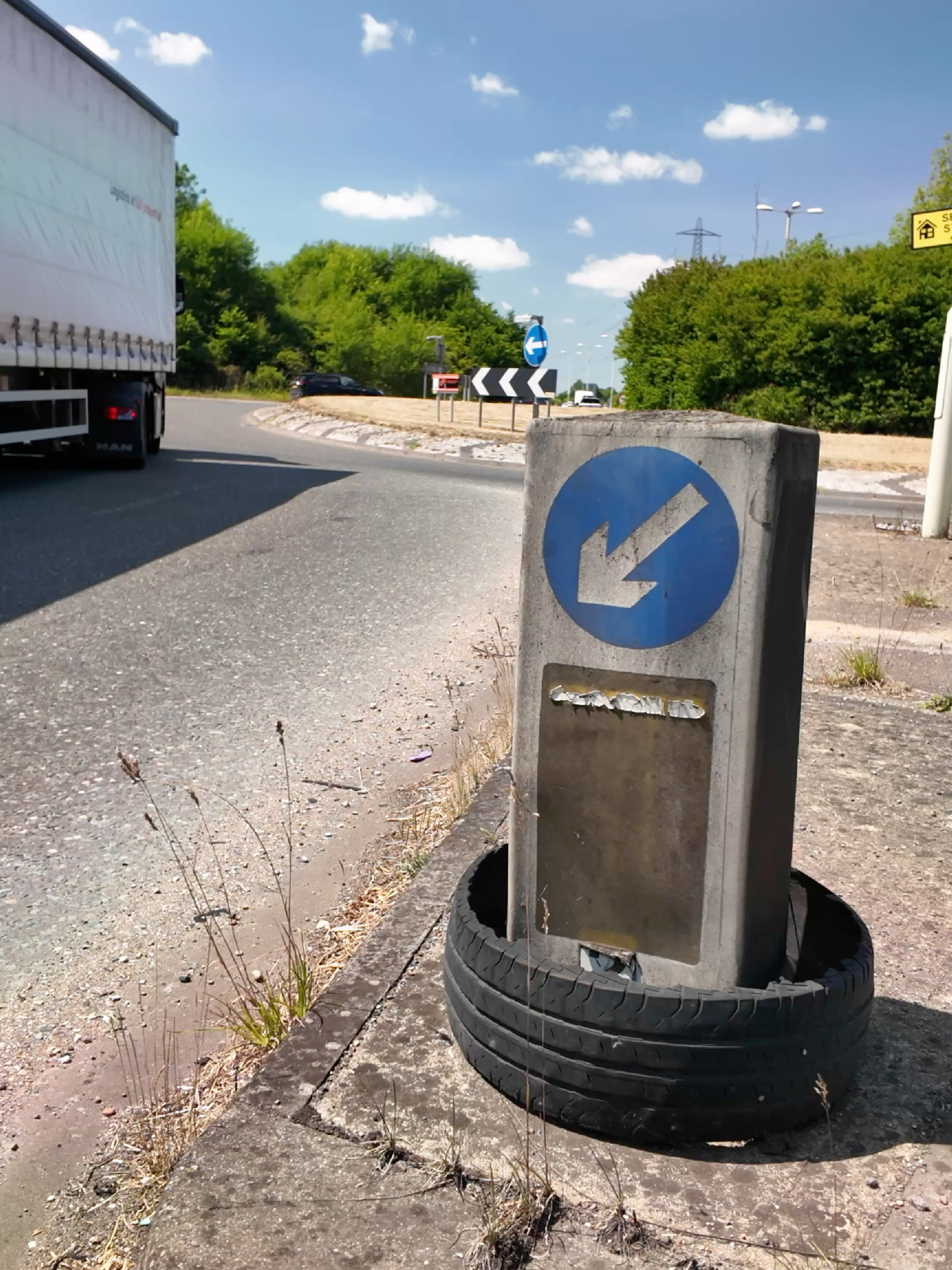 The highways authorities are negligent and failing catastrophically in their duty of care towards us by allowing dangerous amounts of lethal rubbish to build up on our roads.  Full video coming soon highlighting this issue so please keep an eye out for it here and on my YouTube Channel, Sum Dup.#cartravel #roads #motorways #motorway #rubbish #trash