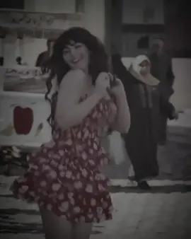 دلع لبنان 😹♥.  #قمر #رنة_خلخالي #حصل_خير #nostalgia #fyp #تصميم_فيديوهات🎶🎤🎬 #tylahalit #يطلع_ترند #fypシ゚ #ستوريات #اغاني_مصرية 