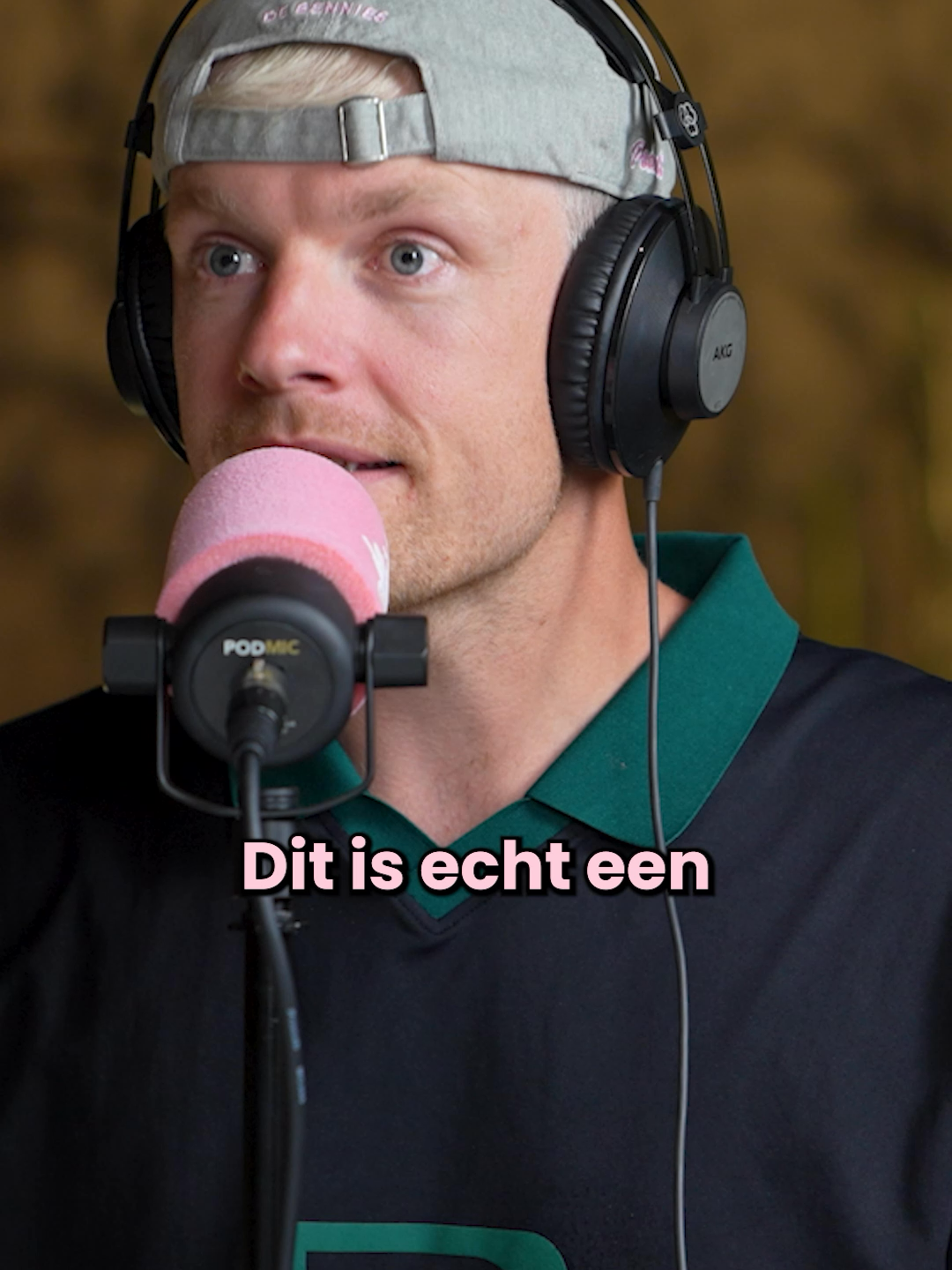 Enzo heeft het internet betaald voor nieuwe bewoners van oude huis 😂 Luister ‘Aangehouden door de politie, internet betalen voor vreemden en bijzondere pillen?!’ nu via @podimo_nl! 💖 @enzoknol @noeldekkers @ticetrip #DeBennies
