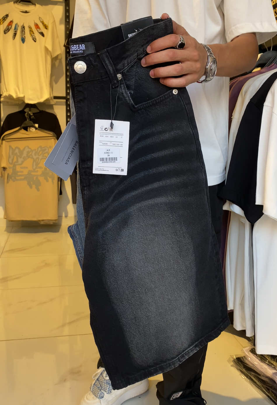 Denim jeans short oversized fit ✅ #point_store_for_men #ب٢٠٠_مش٢٠٠٠ #denim 