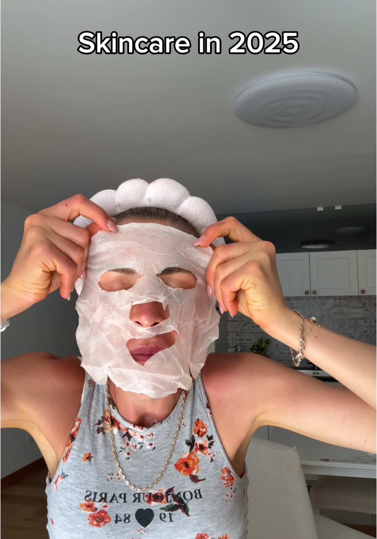 Does anyone notice any differences? 😅🤷🏼‍♀️ #lol #funny #comedy #rich #poor #girls #skincare 