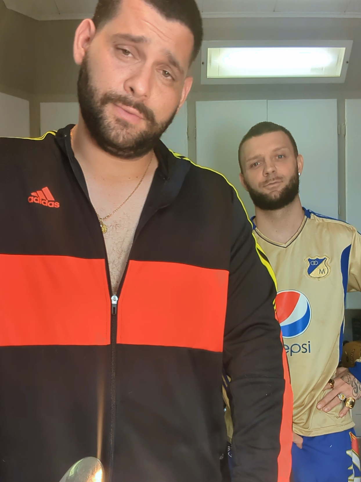who wore the better fit while cleaning y'all ? 😜  #gay #gaybear #gaybearsoftiktok #gayaditiktok #gaytiktok #gaycouplegoals #gaypride #fyp #fypシ゚ #foryoupage 